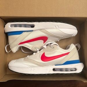 Nike Air Max Dawn Mens size 9